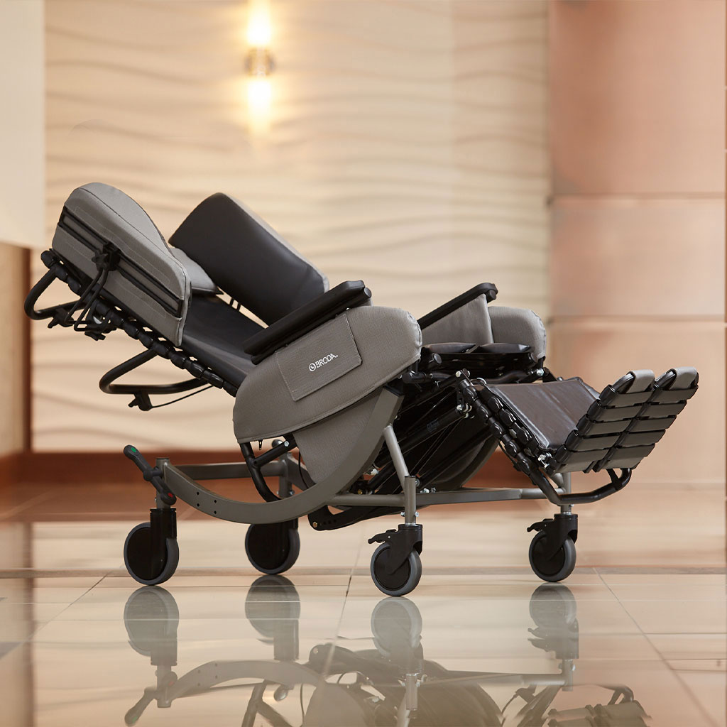 Synthesis Positioning Wheelchair Lifestyle 4